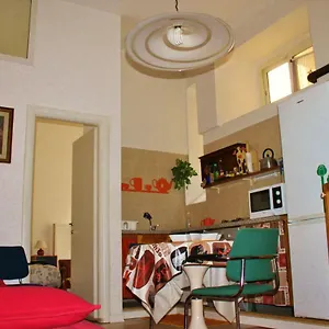House 2*, Rome Italy